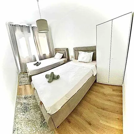 Bel Appartement Spacieux T4 Avec 2 Parkings Privee Gratuit Saint-Priest  Esterno foto