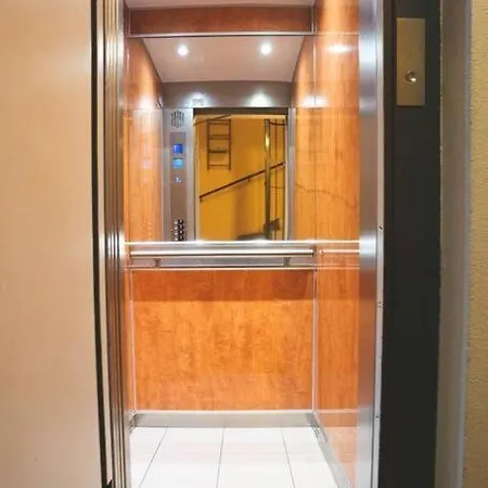 Bel Appartement Spacieux T4 Avec 2 Parkings Privee Gratuit Saint-Priest  Esterno foto