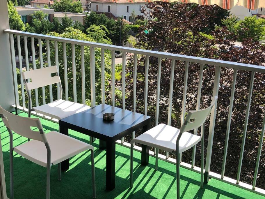 Bel Spacieux T4 Avec 2 Parkings Privee Gratuit Saint-Priest (Rhone)